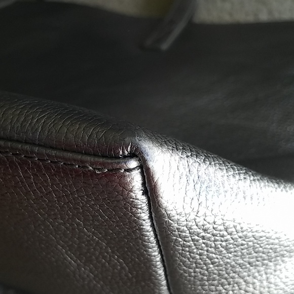 UGG Sera Tote - Picture 7 of 9